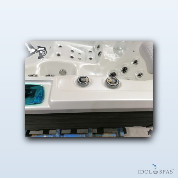 Whirlpool Corall Imperial für 3 Personen (216×150×74 cm) - Obrázek 11